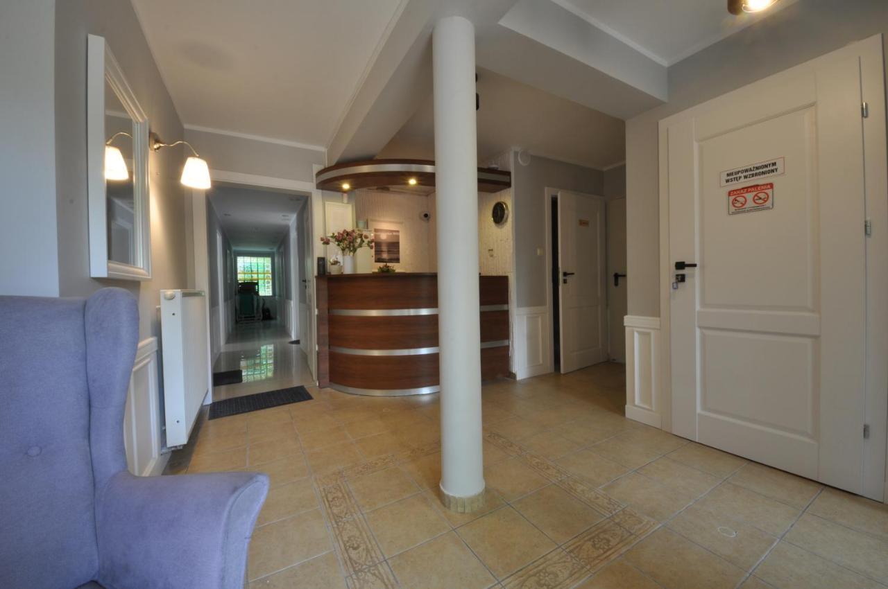 Ambasador Villa Мельно Экстерьер фото